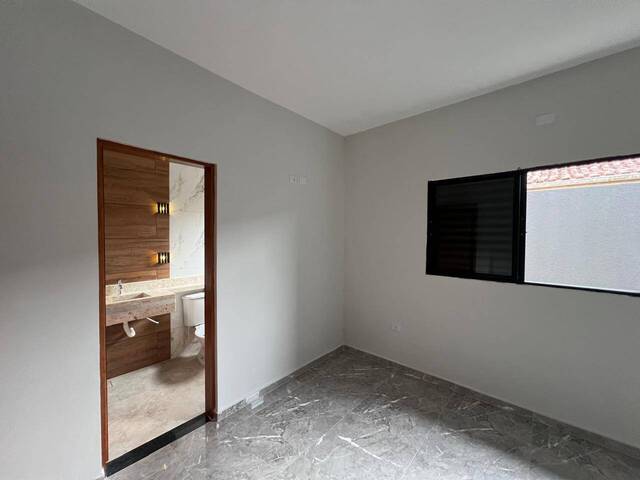 #708 - Casa para Venda em Itanhaém - SP